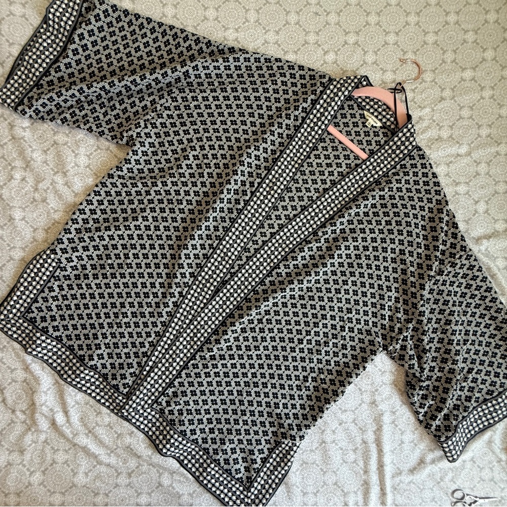 Max Studio Black & White Geometric Kimono Size L - Picture 3 of 8
